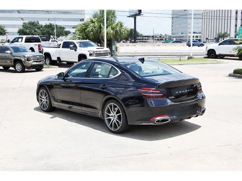 Used 2025 Genesis G70 2.5T RWD image 5