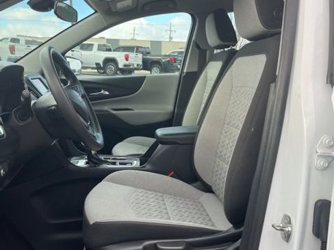 Used 2024 Chevrolet Equinox LS image 29