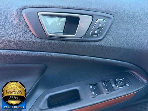 Used 2021 Ford EcoSport SE w/ SE Appearance Package image 8