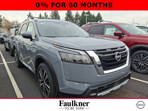 New 2025 Nissan Pathfinder Platinum image 1
