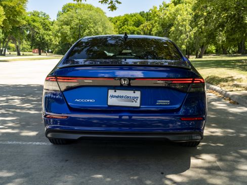 Used 2023 Honda Accord Sport image 8