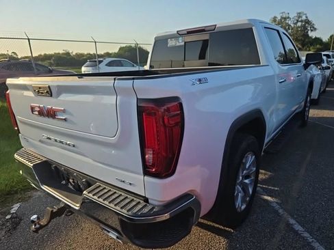 Used 2021 GMC Sierra 1500 SLT AWD/4WD image 2