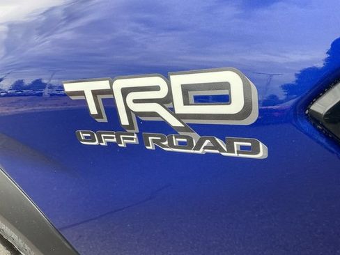 Used 2024 Toyota Tacoma TRD Off-Road AWD/4WD image 31