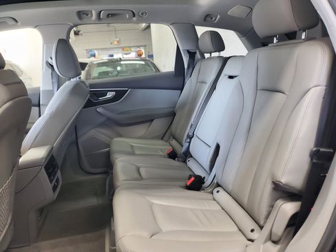 Used 2023 Audi Q7 3.0T Premium Plus image 11