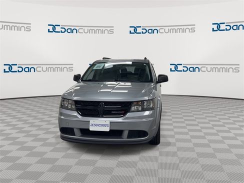 Used 2020 Dodge Journey SE w/ SE Popular Equipment Group image 3
