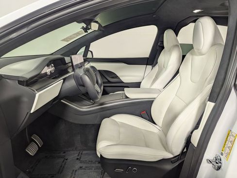 Used 2022 Tesla Model X Plaid image 4