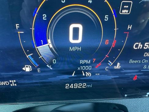 Used 2024 Chevrolet Traverse LT image 5