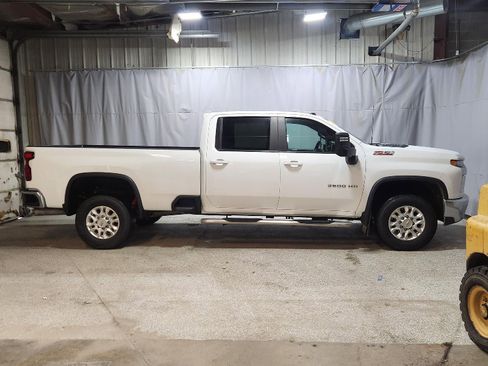 Used 2021 Chevrolet Silverado 3500 LT w/ Convenience Package image 5