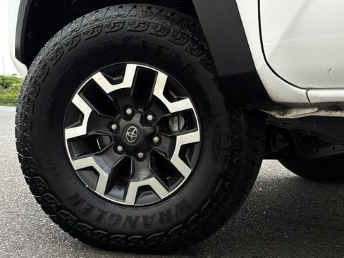 Certified 2023 Toyota Tacoma TRD Off-Road w/ Technology Package AWD/4WD image 22