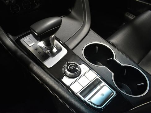 Used 2023 Genesis G70 2.0T image 24