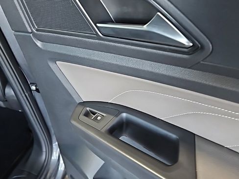 Used 2023 Volkswagen Atlas SE image 16