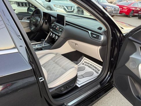 Used 2020 Genesis G70 2.0T w/ Prestige Package image 13