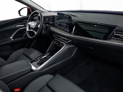 Used 2025 Audi Q5 Premium Plus w/ Premium Plus AWD/4WD image 12