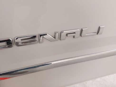 Used 2016 GMC Yukon XL Denali w/ Open Road Package image 32