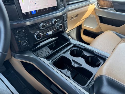 Used 2025 Ford F450 Lariat AWD/4WD image 22