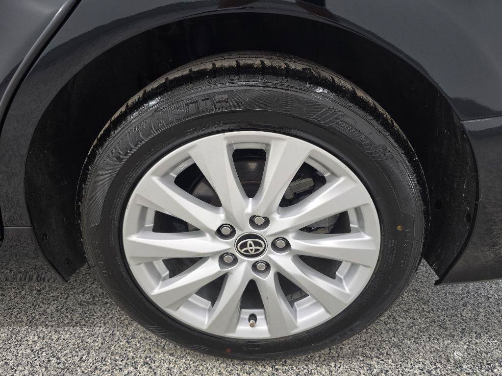 Used 2020 Toyota Camry LE FWD image 32