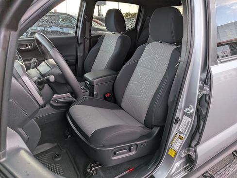 Certified 2022 Toyota Tacoma TRD Off-Road w/ Technology Package AWD/4WD image 15