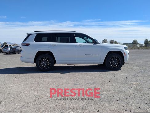 New 2026 Jeep Grand Cherokee L Limited AWD/4WD image 4
