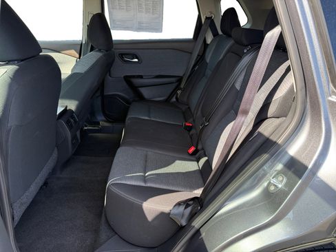 Used 2023 Nissan Rogue SV AWD/4WD image 16