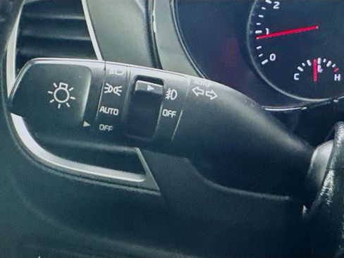 Used 2023 Kia Seltos SX image 12