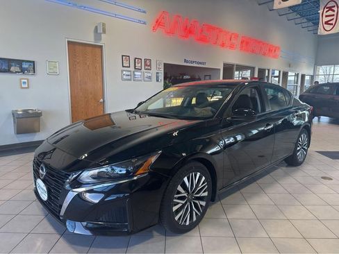 Used 2023 Nissan Altima 2.5 SV w/ SV Premium Package image 7