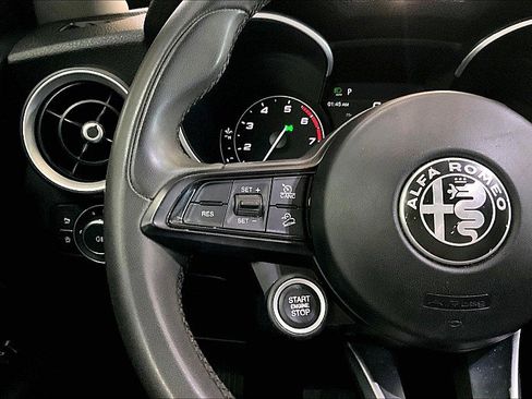 Used 2021 Alfa Romeo Stelvio Sprint w/ Nero Edizione RWD image 17