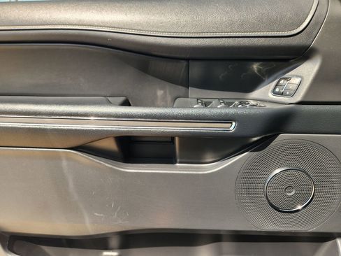 Used 2024 Ford Expedition Max XLT image 25