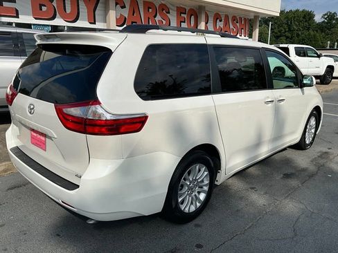 Used 2015 Toyota Sienna XLE image 6