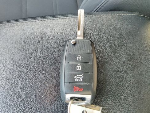 Used 2020 Kia Sorento FWD V6 image 32