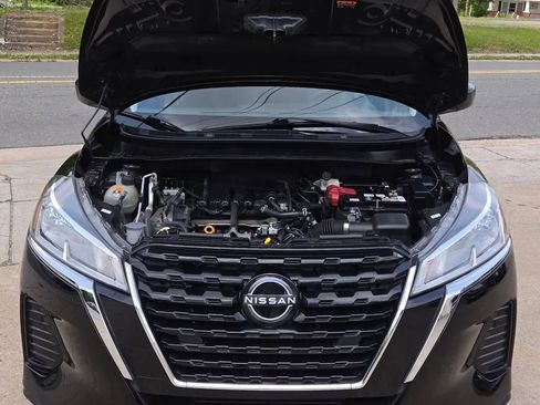 Used 2023 Nissan Kicks SV FWD image 7