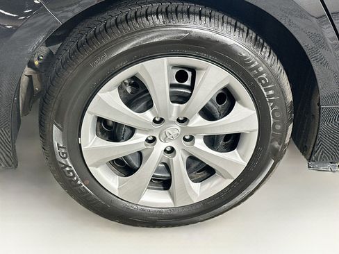 Used 2026 Toyota Corolla LE FWD image 11