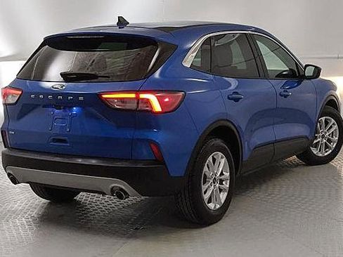 Used 2021 Ford Escape SE w/ Cold Weather Package image 3