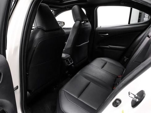 Used 2019 Lexus UX 200 w/ Premium Package FWD image 48