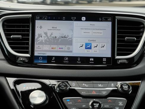 Used 2026 Chrysler Pacifica Select FWD image 30