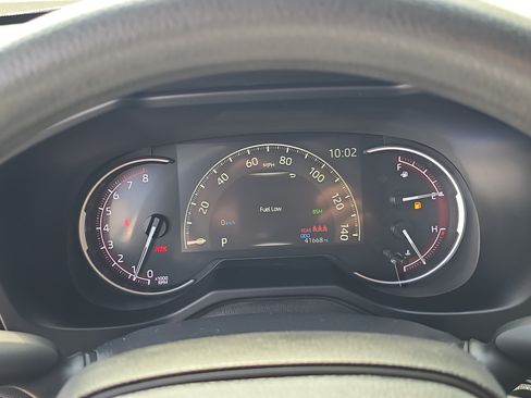 Used 2024 Toyota RAV4 XLE FWD image 32