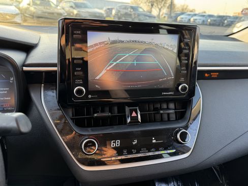 Used 2022 Toyota Corolla LE FWD image 21