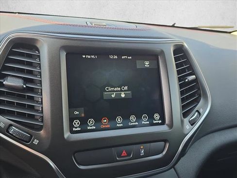 Used 2022 Jeep Cherokee Trailhawk w/ Comfort/Convenience Group image 9