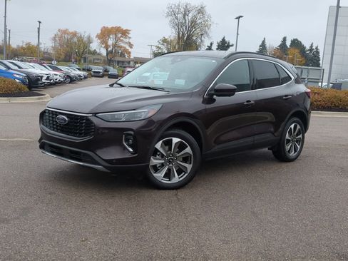Certified 2023 Ford Escape Platinum w/ Premium Technology Package image 1