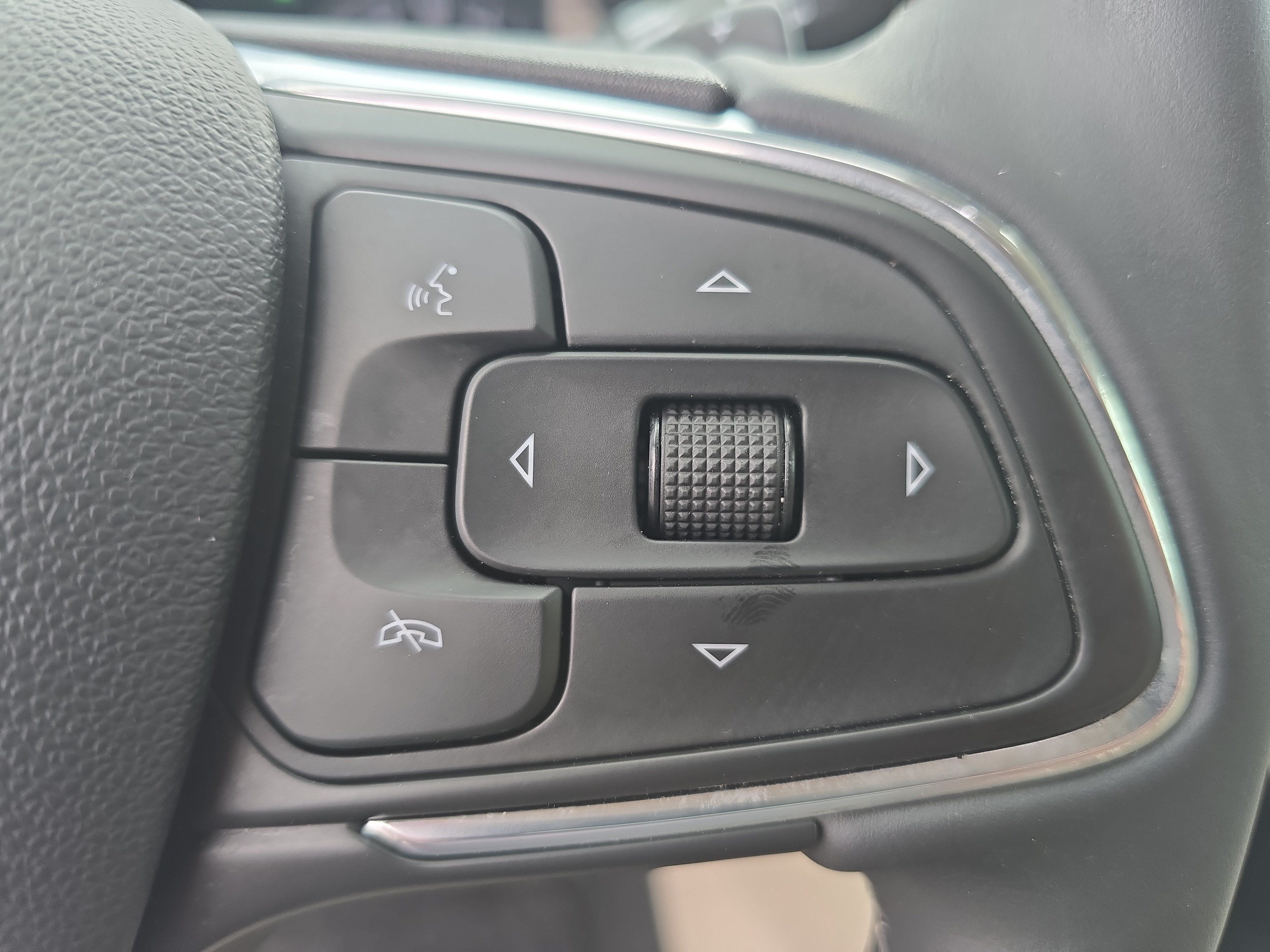 Used 2023 Buick Envision Avenir FWD image 17