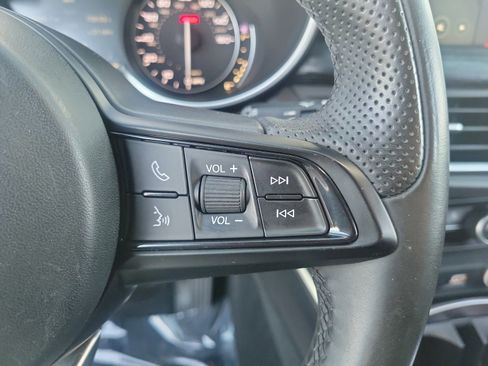 Used 2020 Alfa Romeo Stelvio w/ Nero Edizione image 19