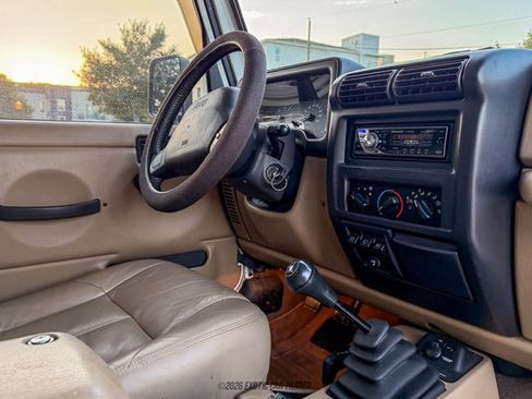 Used 2000 Jeep Wrangler Sahara AWD/4WD image 40
