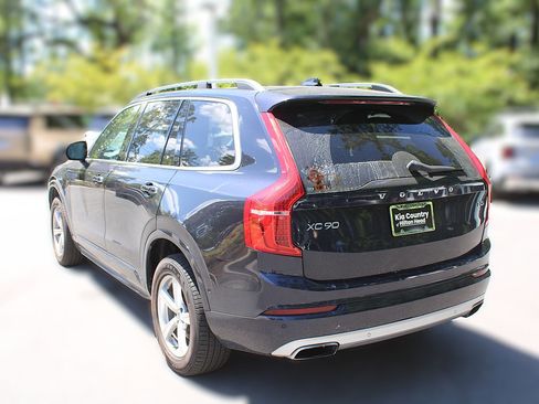 Used 2017 Volvo XC90 T5 Momentum w/ Vision Package FWD image 7