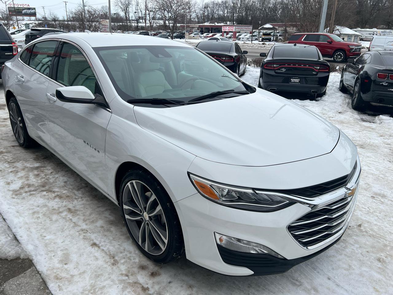 Used 2024 Chevrolet Malibu LT FWD image 9