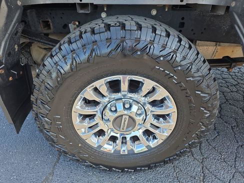 Used 2022 Ford F250 XLT w/ XLT Premium Package AWD/4WD image 17