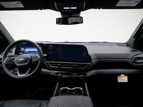 New 2025 Chevrolet Silverado EV LT image 26