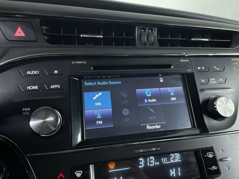 Used 2018 Toyota Avalon XLE image 14