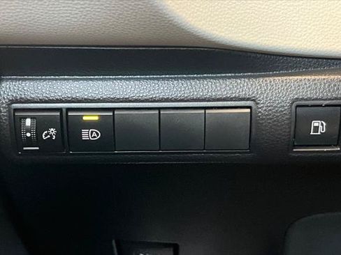 Certified 2022 Toyota Corolla LE FWD image 28