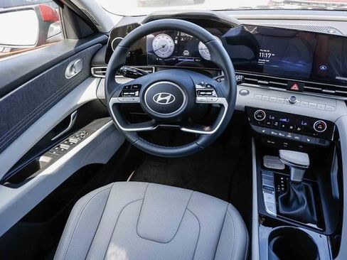 New 2026 Hyundai Elantra Limited FWD image 17