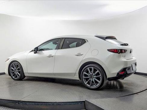 Used 2019 MAZDA MAZDA3 AWD Hatchback w/ Preferred Pkg image 6