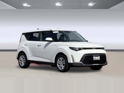 Used 2023 Kia Soul LX FWD image 6